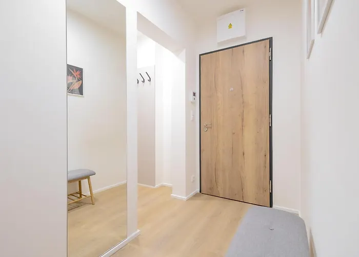 Appartement Bright 2br - 8th Floor, Balcony, Free Parking - By Gravity Praag