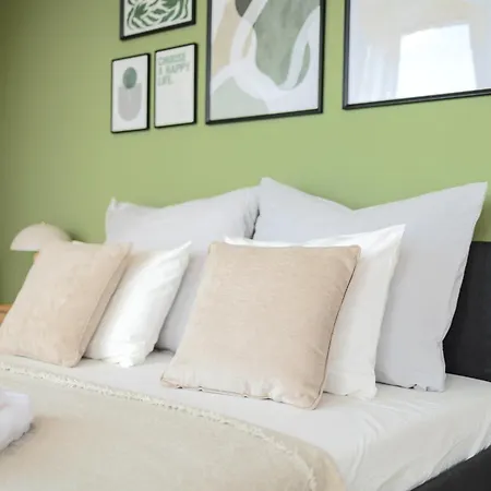 Bright 2br - 8th Floor, Balcony, Free Parking - By Gravity Διαμέρισμα *