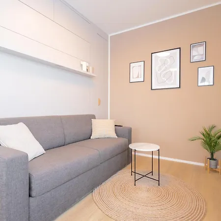 Bright 2br - 8th Floor, Balcony, Free Parking - By Gravity Apartman Prága