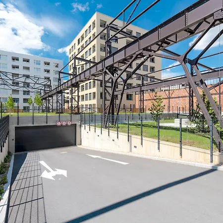 Apartment Bright 2br - 8th Floor, Balcony, Free Parking - By Gravity *