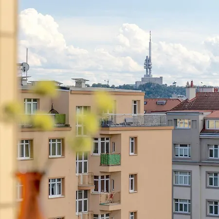 Bright 2br - 8th Floor, Balcony, Free Parking - By Gravity Prague