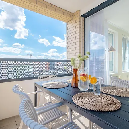 Appartement Bright 2br - 8th Floor, Balcony, Free Parking - By Gravity *
