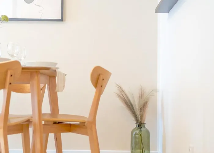 Bright 2br - 8th Floor, Balcony, Free Parking - By Gravity Διαμέρισμα
