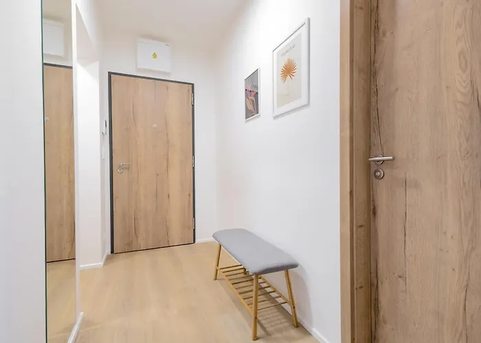 Bright 2br - 8th Floor, Balcony, Free Parking - By Gravity Apartamento *