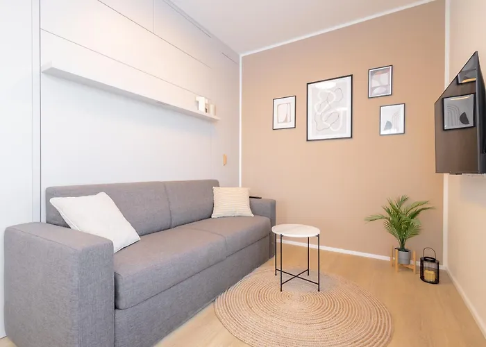 Bright 2br - 8th Floor, Balcony, Free Parking - By Gravity Διαμέρισμα Πράγα
