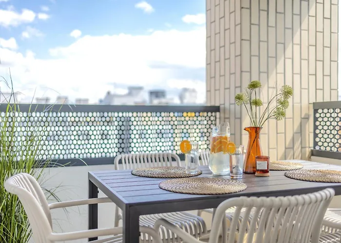 Apartamento Bright 2br - 8th Floor, Balcony, Free Parking - By Gravity