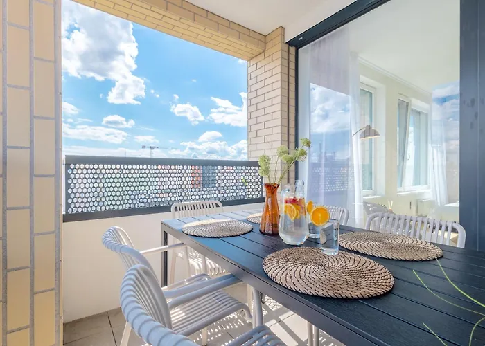 Διαμέρισμα Bright 2br - 8th Floor, Balcony, Free Parking - By Gravity *