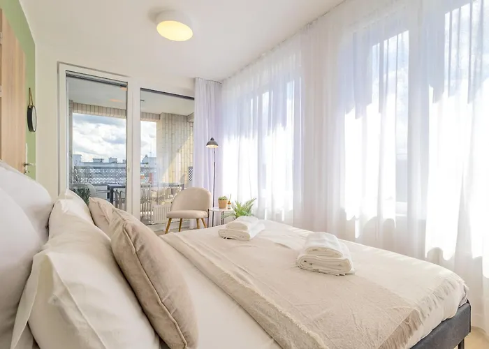 Apartamento Bright 2br - 8th Floor, Balcony, Free Parking - By Gravity Praga