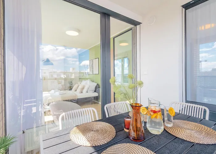 Bright 2br - 8th Floor, Balcony, Free Parking - By Gravity Apartamento Praga