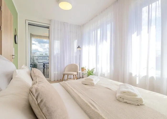 Apartamento Bright 2br - 8th Floor, Balcony, Free Parking - By Gravity Praga