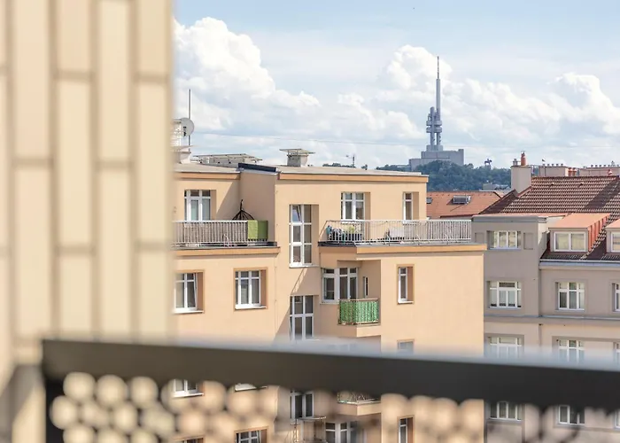 Bright 2br - 8th Floor, Balcony, Free Parking - By Gravity Apartamento