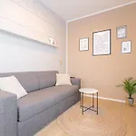 Bright 2br - 8th Floor, Balcony, Free Parking - By Gravity Apartmán Praha
