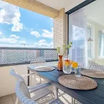 Apartmán Bright 2br - 8th Floor, Balcony, Free Parking - By Gravity *