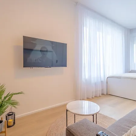 Apartmán Bright 2br - 8th Floor, Balcony, Free Parking - By Gravity Praha